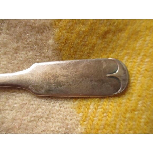 Antique WM Rogers & Son AA Silverplate Spoon With Engraved Handle Design - Picture 2 of 6